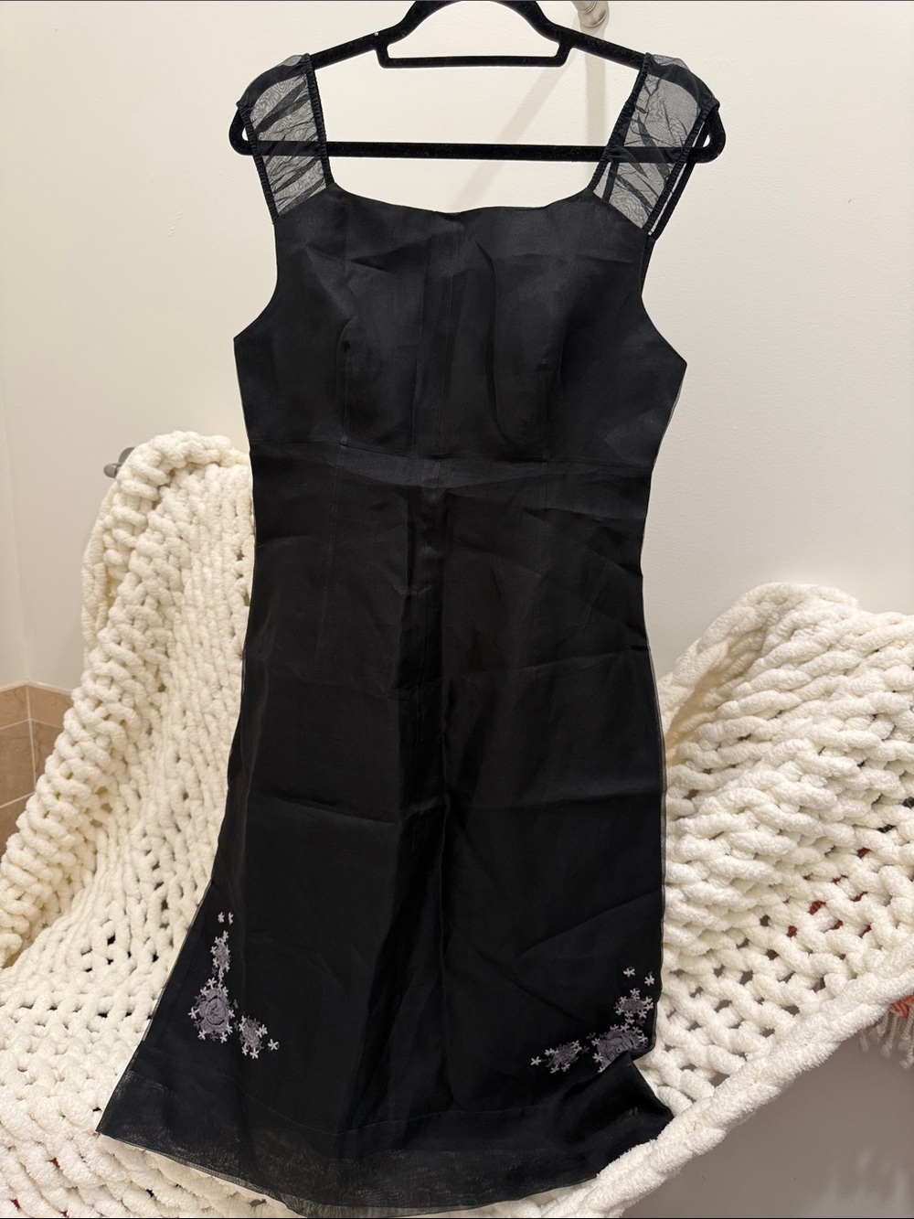 Elegant Black Lace-Shoulder Cocktail Dress